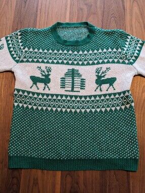 Green and Cream Fair Isle Knit Reindeer Crewneck Sweater Medium (Unisex)